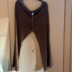 Halara Wide Legged Brown Stretch Pant